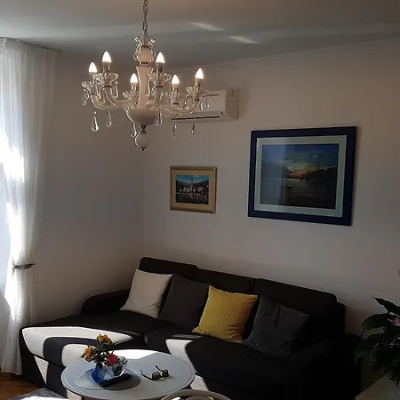 Apartman Maruna *